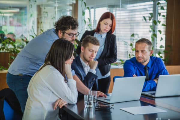 1004: Erfolgreiche Markt-Positionierung durch die dynamische Arbeit mit Zielen, Projekten und Personal